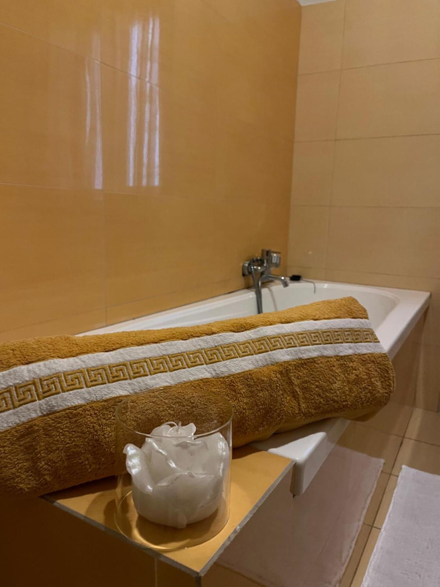 Centro Storico Eleganza E Lusso Nel Monferrato Appartement Casale Monferrato Buitenkant foto